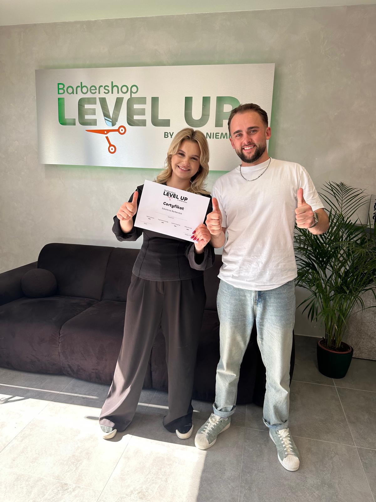 Kursant szkolenia barberskiego Level Up z certyfikatem — zdjęcie 1