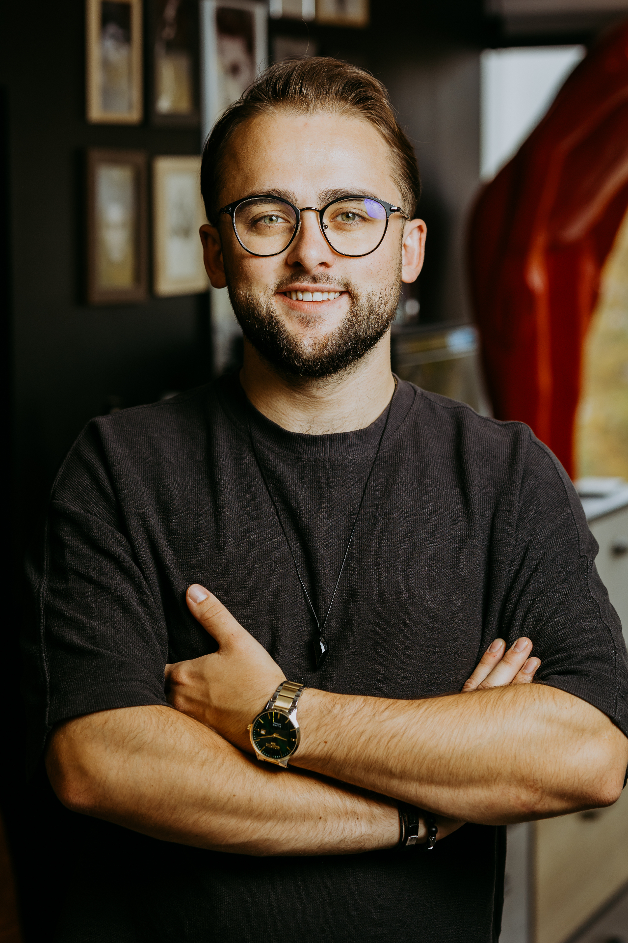 Artur Niemiec — barber prowadzący szkolenie